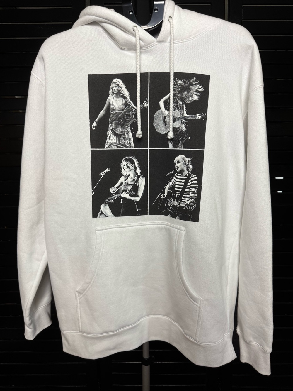 Taylor Swift The Era’s Tour Large White  Sweatshirt Hoodie
